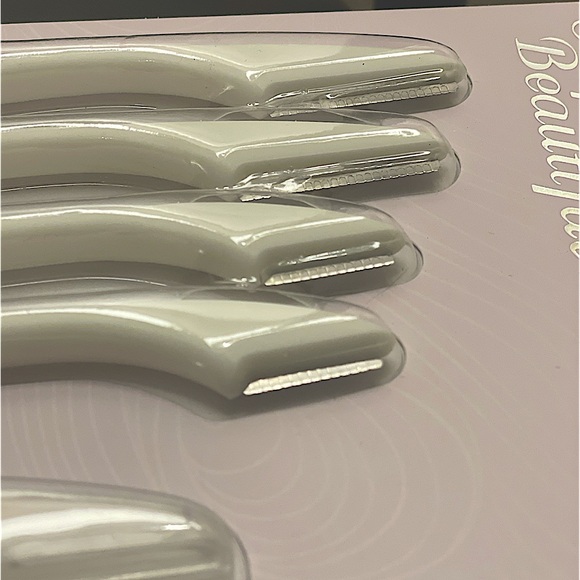 Dermaplaning Exfoliation Tools Set — Vivid Simply Beautiful - Picture 15 of 16